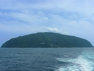 御蔵島全景